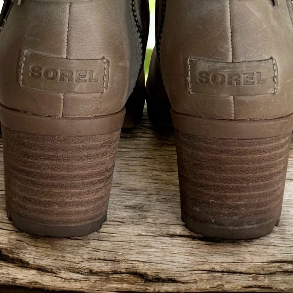 Sorel Women's Cate Buckle Camel Brown Suede Ankle Boots w Block Heel. Size 8! - Picture 8 of 10